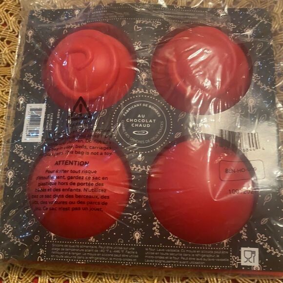 Bennkai Chocolate Bomb Mold! - Picture 7 of 7